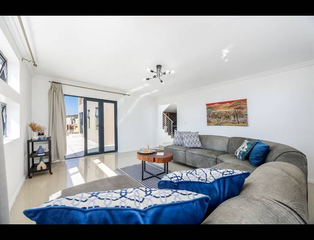 8 BEDROOM HOUSE FOR SALE IN HAASENDAL